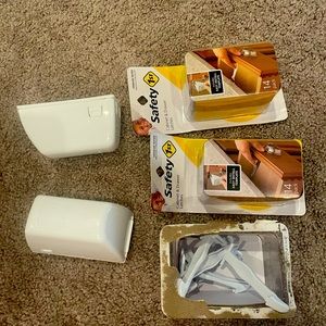 Childproof outlet covers & drawer/cabinet latches